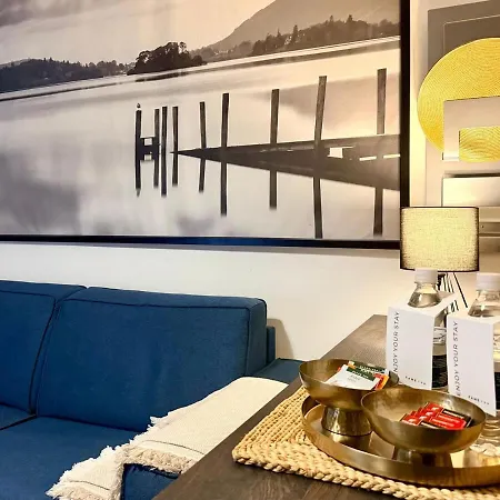 Stylish Maisonette Off The Seafront