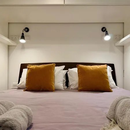 Apartman Stylish Maisonette Off The Seafront