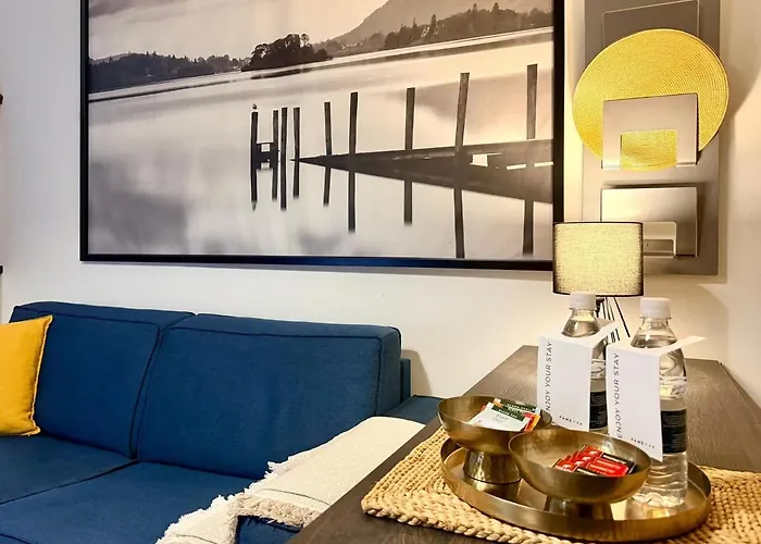 Stylish Maisonette Off The Seafront