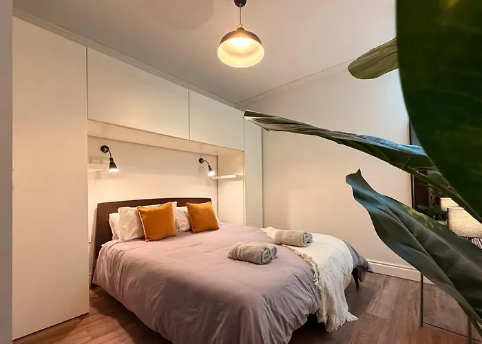 Stylish Maisonette Off The Seafront